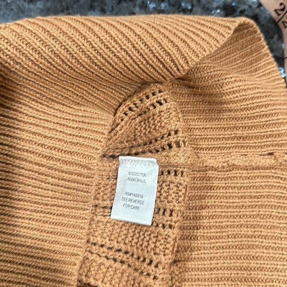 RACHEL Rachel Roy Brown V-Neck top - Picture 8 of 9